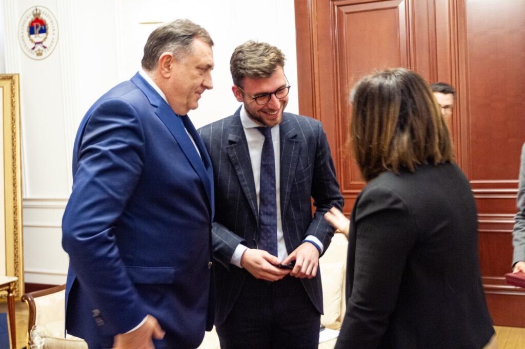 27ab4fda 267b 4cea 8624 071539661968