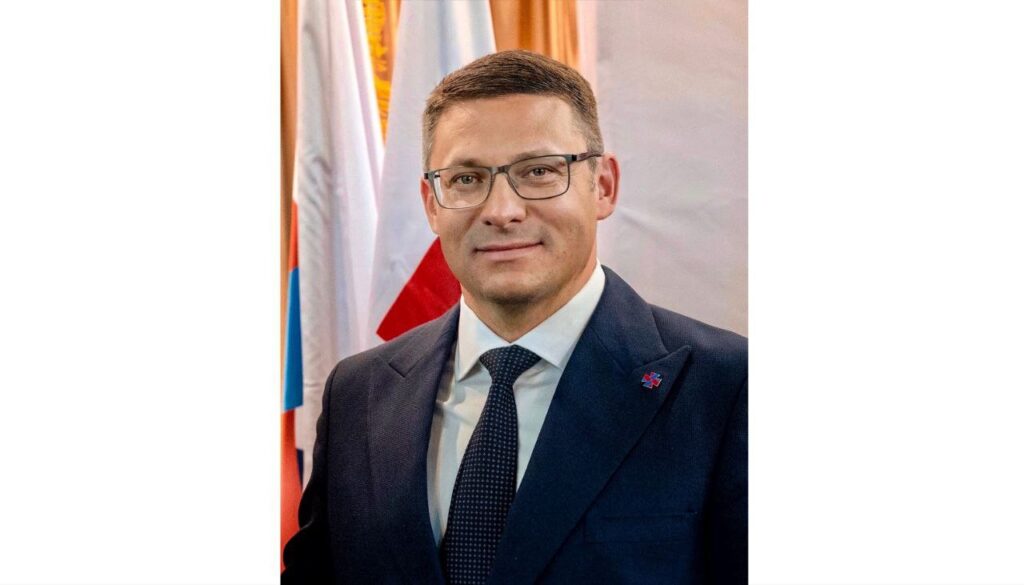 Ђурђев : МАЂАР ПОБЕДИО ОБИЛАСКОМ 700 ГРАДОВА И СЕЛА – УЛОГА ДЕЈВИДА ПРЕСМАНА