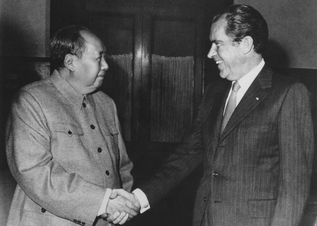 НОВИ ХЛАДНИ РАТ: МОЖЕ ЛИ СВЕТ ИЗБЕЋИ СУКОБ АМЕРИКЕ И КИНЕ? President Richard Nixon and Mao Zedong