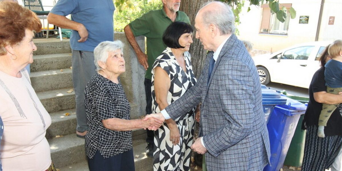 1 NASLOVNA FOTO (12)