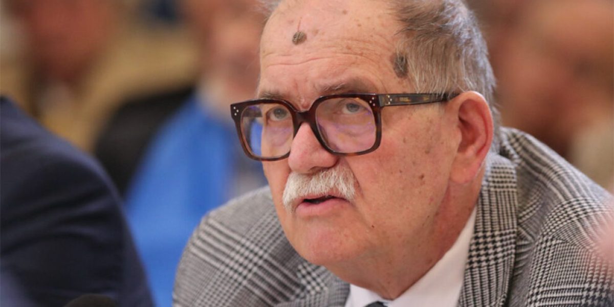 V9Zl2sFIszln3j-990x556